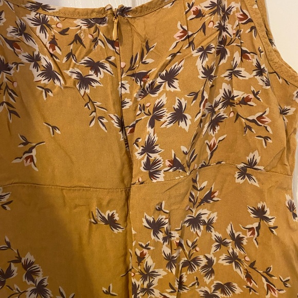 Cute mustard floral summer dress 🌼 - Picture 3 of 3
